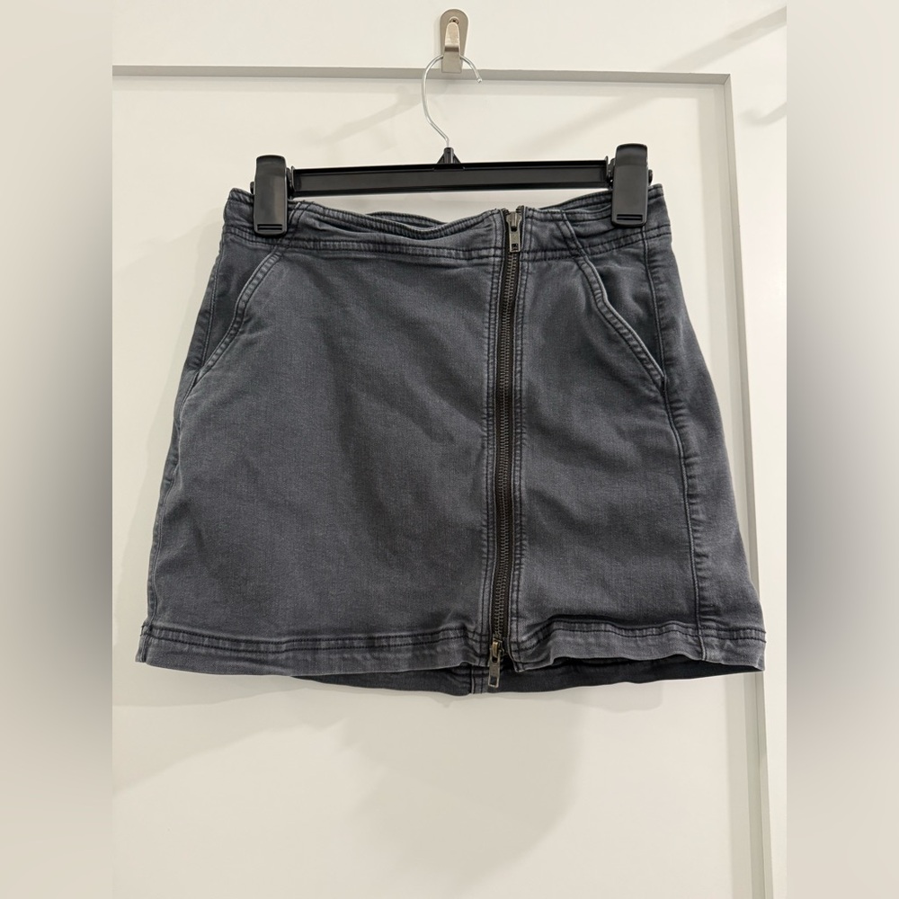 American Eagle Outfitters black denim super stretch x mini skirt w/ side zipper
